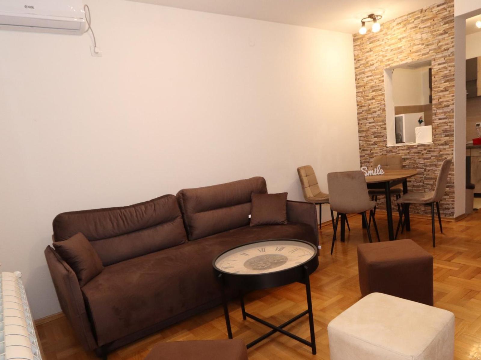 Lux Apartment Rose 2 60M2 Kragujevac Exterior photo